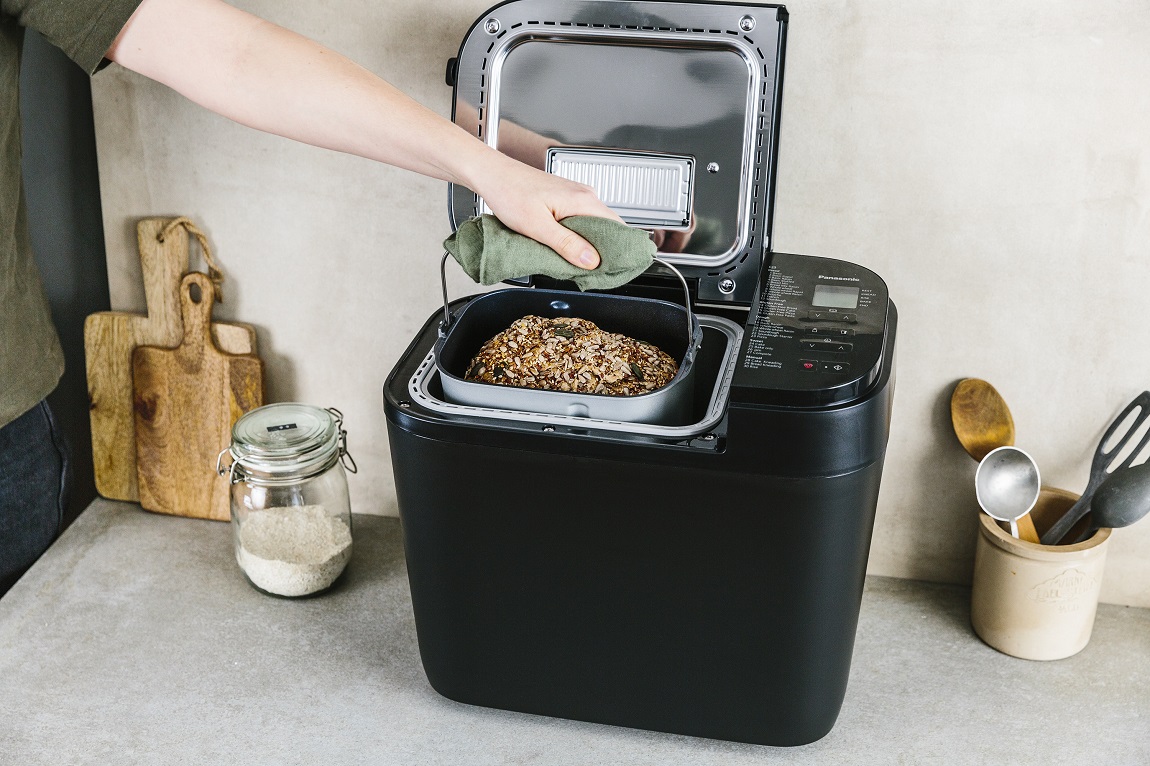 New Panasonic SDR2530KXC Automatic Breadmaker Raisin/Nut Dispenser